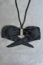 Load image into Gallery viewer, Black & White Seashore Striped Textured Strapless Bikini Top