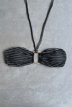 Load image into Gallery viewer, Black & White Seashore Striped Textured Strapless Bikini Top