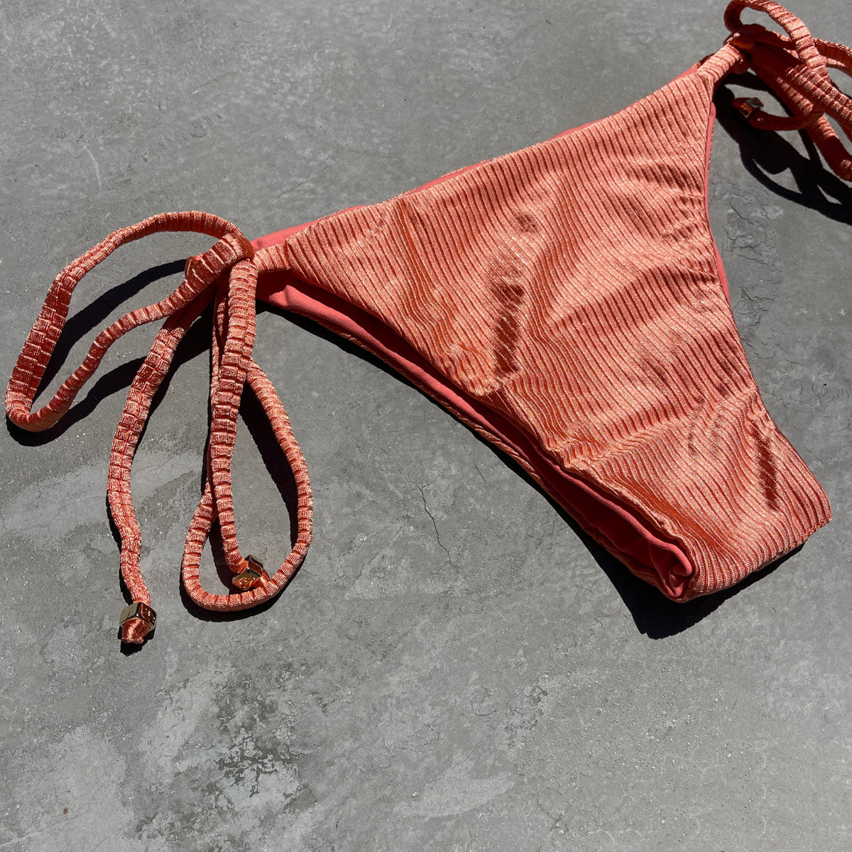 Rib Skinny Strap Tie Side Bottom