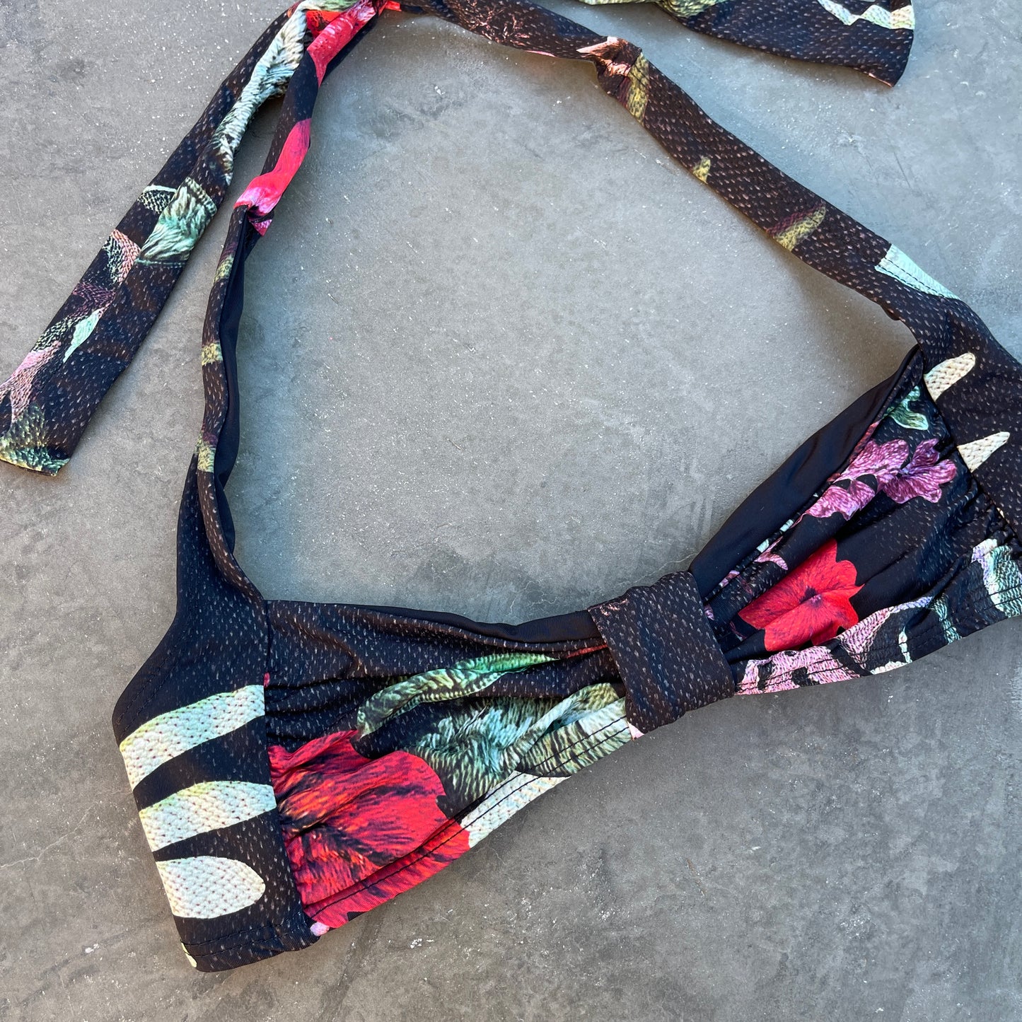 Midnight Garden Leda Bikini Top