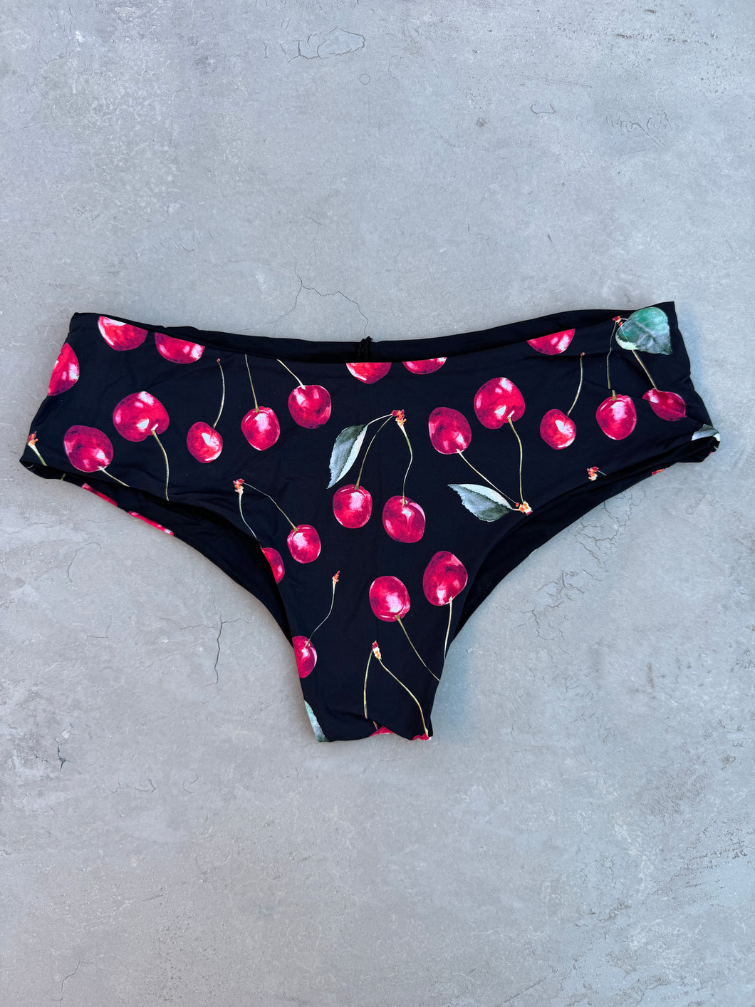 The Cherry Set Shortie Bottom