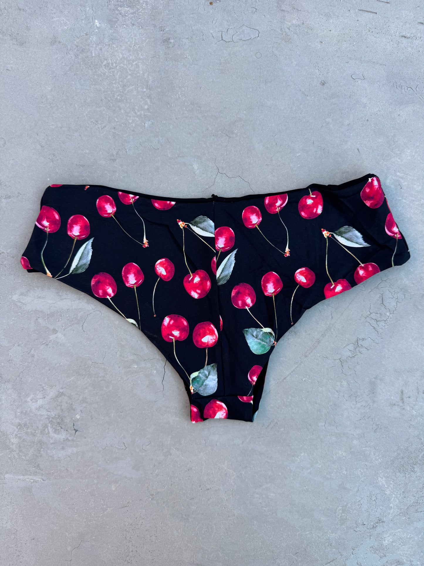 The Cherry Set Shortie Bottom