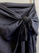 Load image into Gallery viewer, Black Beach Sarong
