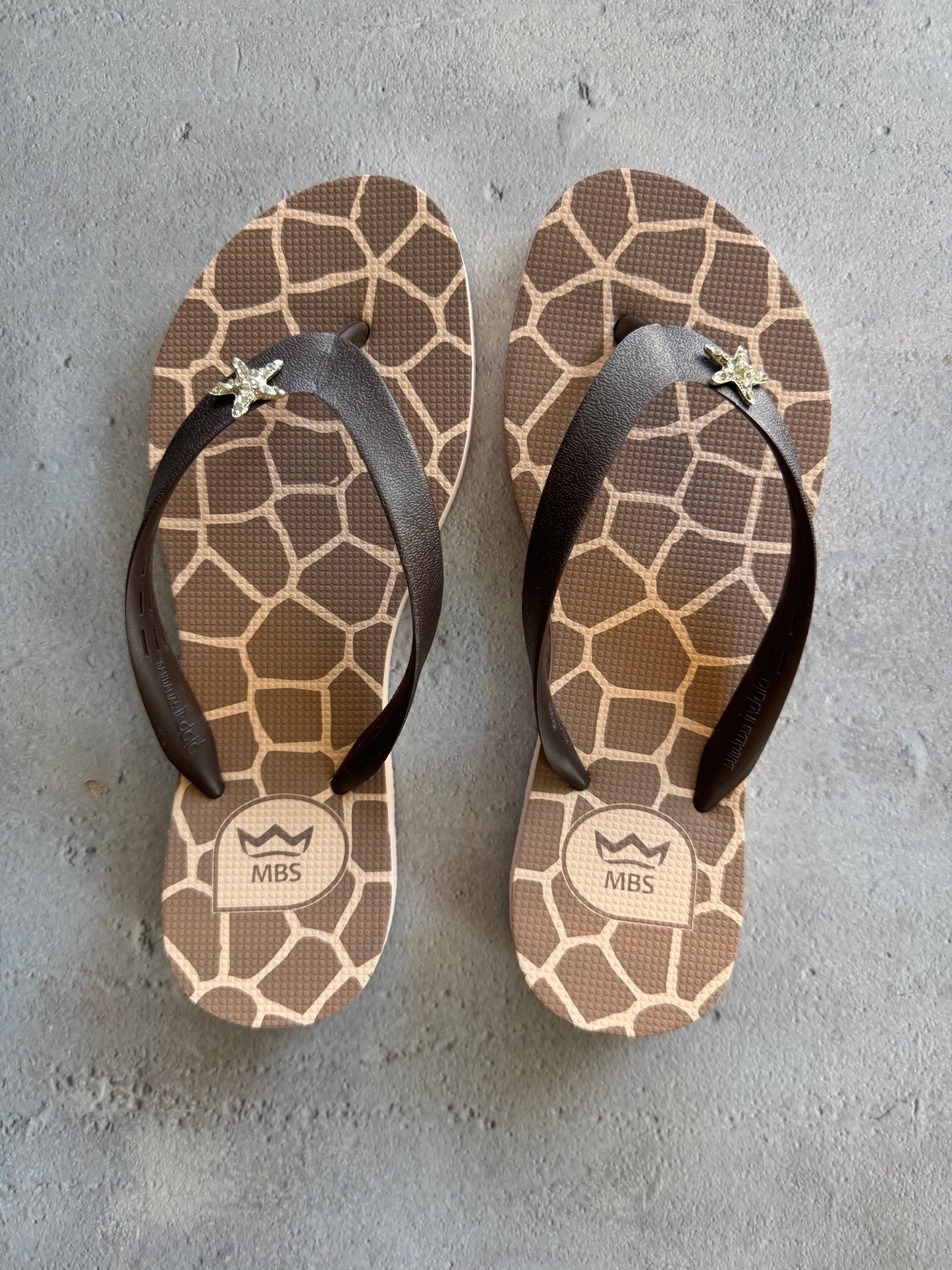 Natural Rubber Flip Flops Giraffe Print Star
