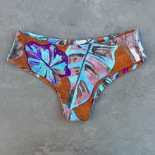 Load image into Gallery viewer, Turquoise Blossom Shortie Bottom
