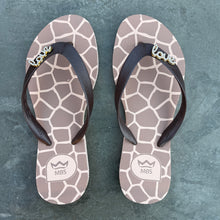 Load image into Gallery viewer, Natural Rubber Flip Flops Giraffe Print Love
